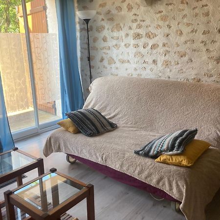 Вилла Logis Cote Jardin Varennes-les-Narcy Экстерьер фото