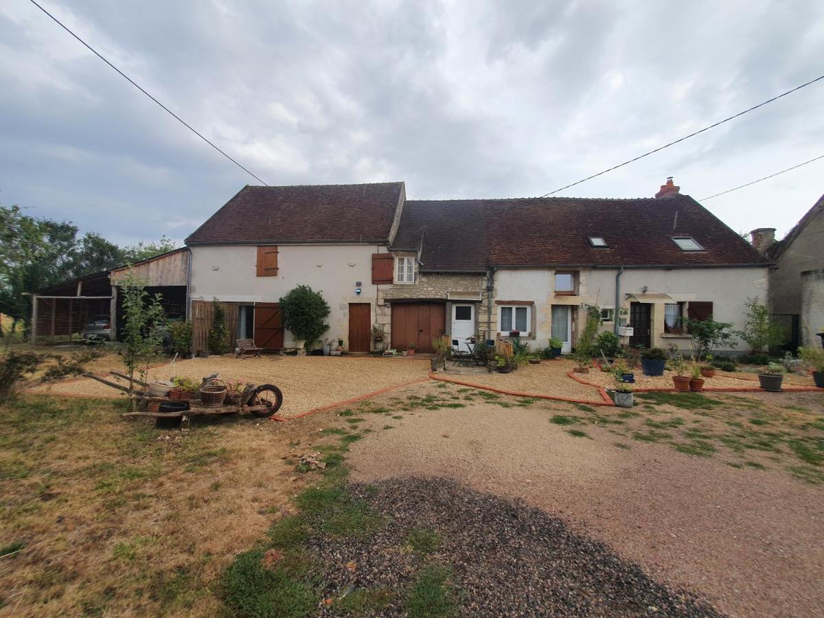 Вилла Logis Cote Jardin Varennes-les-Narcy Экстерьер фото