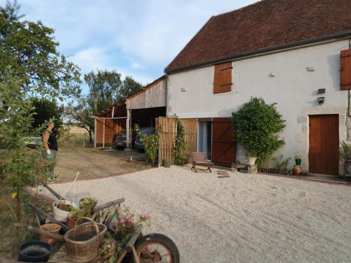 Вилла Logis Cote Jardin Varennes-les-Narcy Экстерьер фото