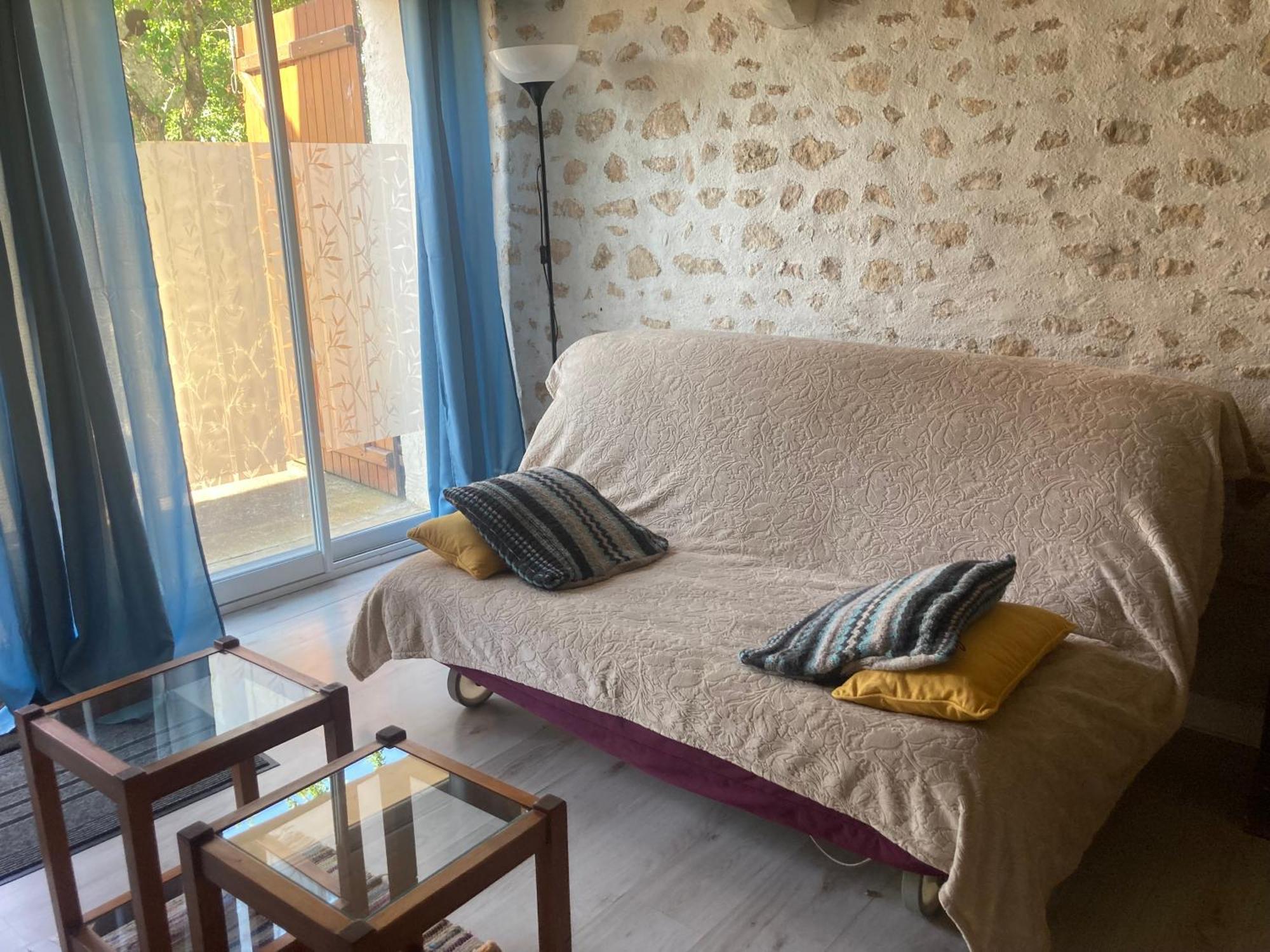 Вилла Logis Cote Jardin Varennes-les-Narcy Экстерьер фото