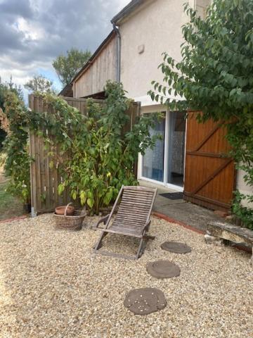 Вилла Logis Cote Jardin Varennes-les-Narcy Экстерьер фото